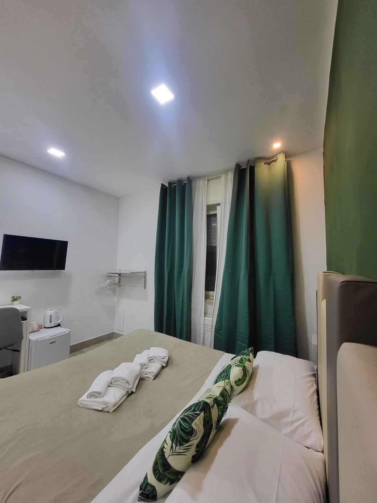 New Era Rooms Naples Extérieur photo