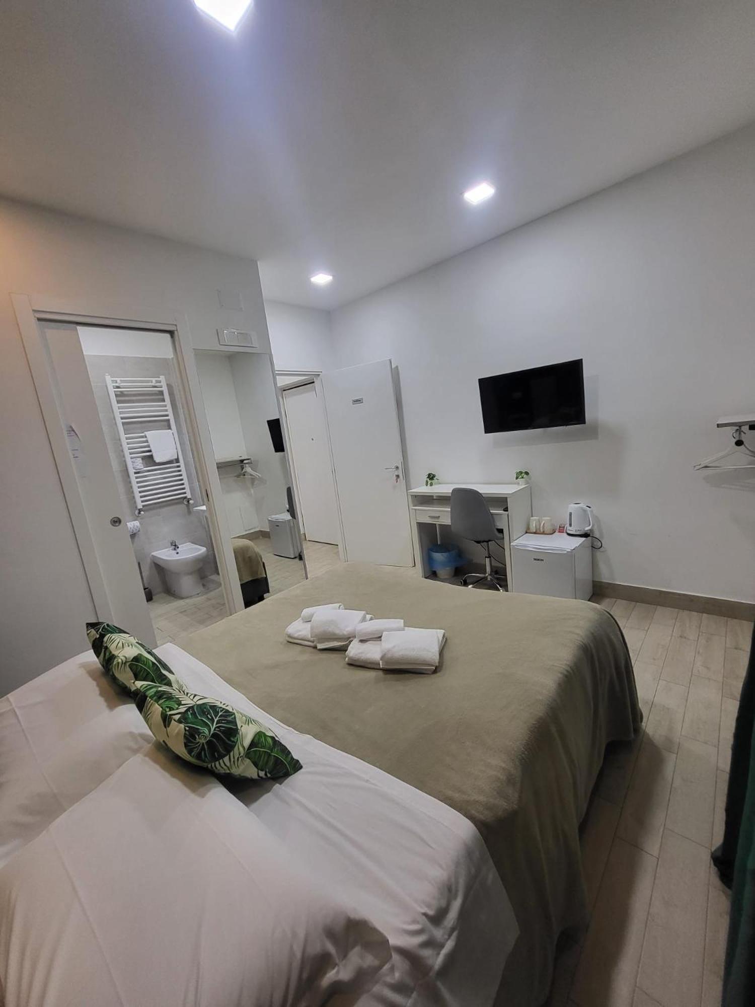 New Era Rooms Naples Extérieur photo